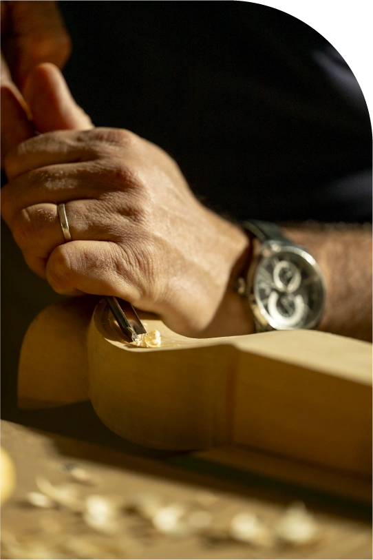 Julien, artisan passionné et fondateur de l’Atelier Gabriel